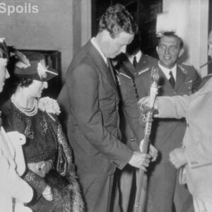 Hermann Göring gives Lindbergh a Medal